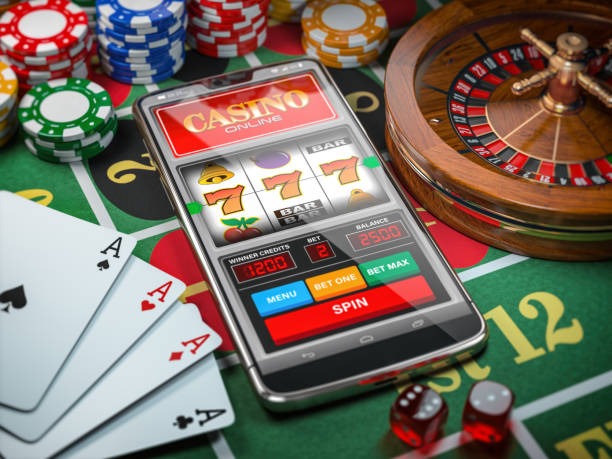 qq724 mobile app interface showing live football and slot game tiles